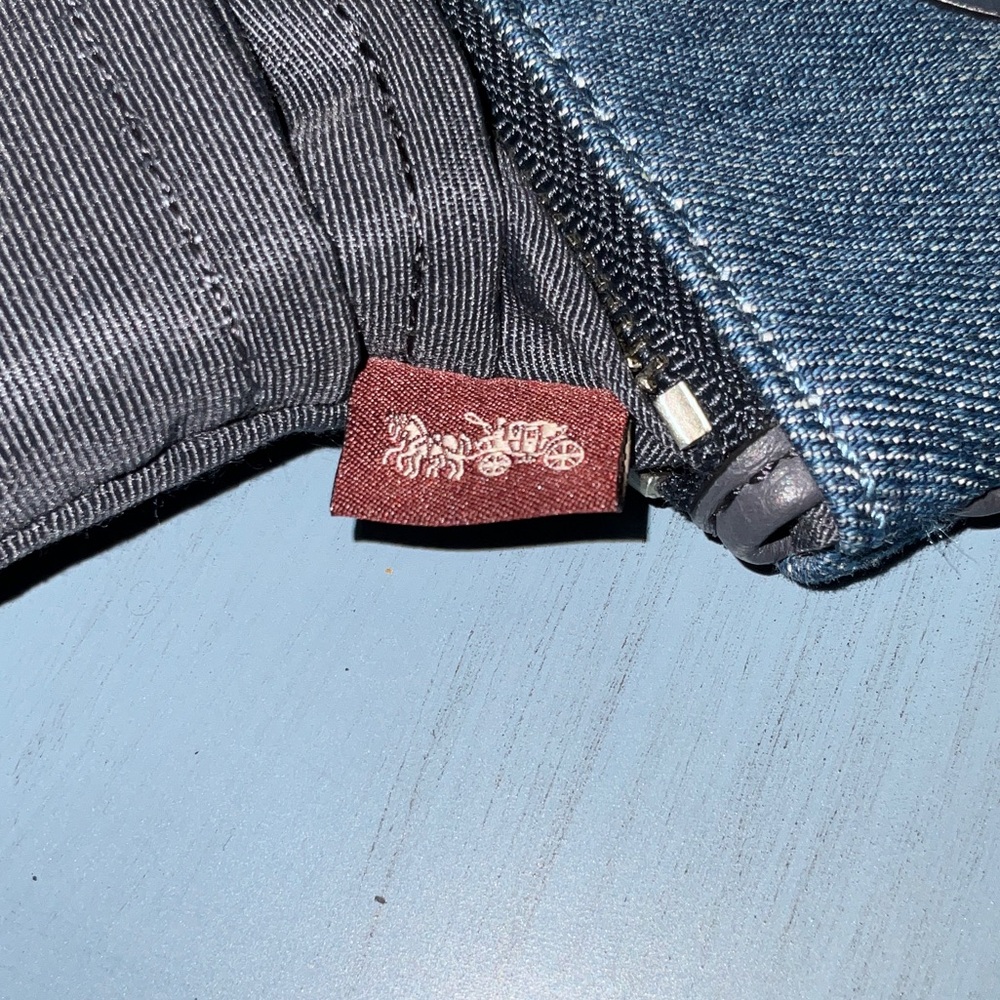 EUC Coach Denim Wristlet With Blue Hawaii Patches - Picture 11 of 14